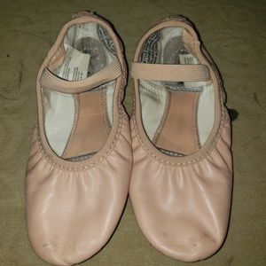 Girls split sole ballet shoes